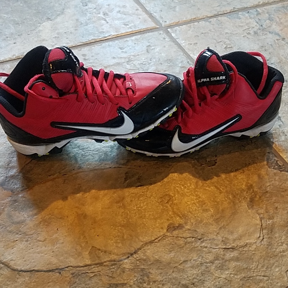 Nike Alpha Shark Cleats